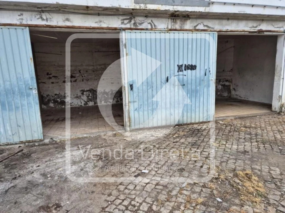 Armazém para Venda em Constantim e Vale de Nogueiras Foto 23