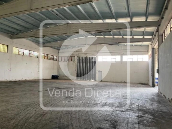 Armazém para Venda em Constantim e Vale de Nogueiras Foto 3