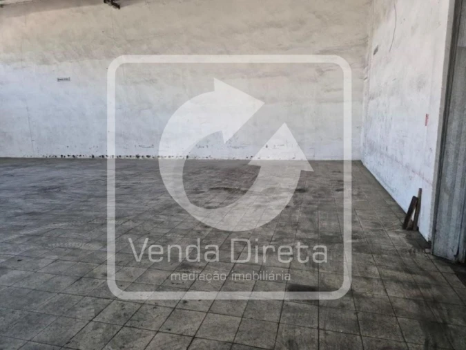 Armazém para Venda em Constantim e Vale de Nogueiras Foto 7