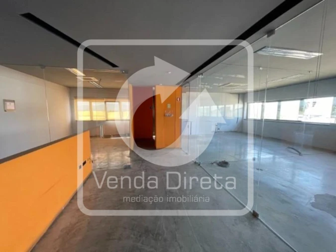 Armazém para Venda em Constantim e Vale de Nogueiras Foto 12