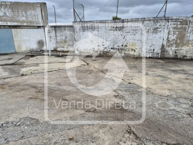 Armazém para Venda em Constantim e Vale de Nogueiras Foto 24