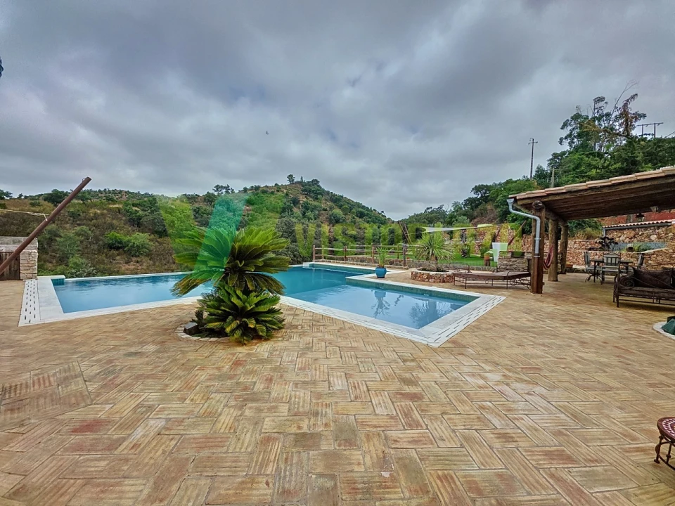 Moradia T3 para Venda em Alte Foto 14