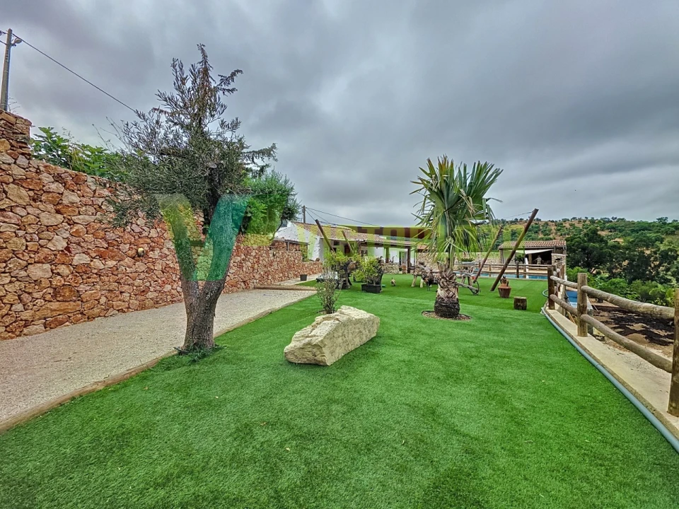 Moradia T3 para Venda em Alte Foto 4