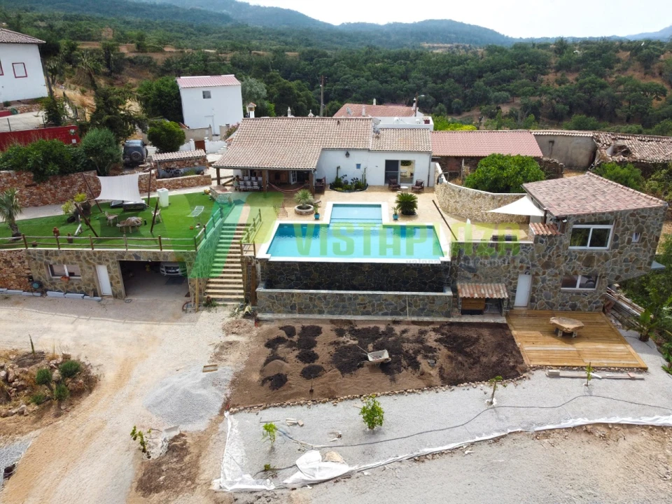 Moradia T3 para Venda em Alte Foto 5