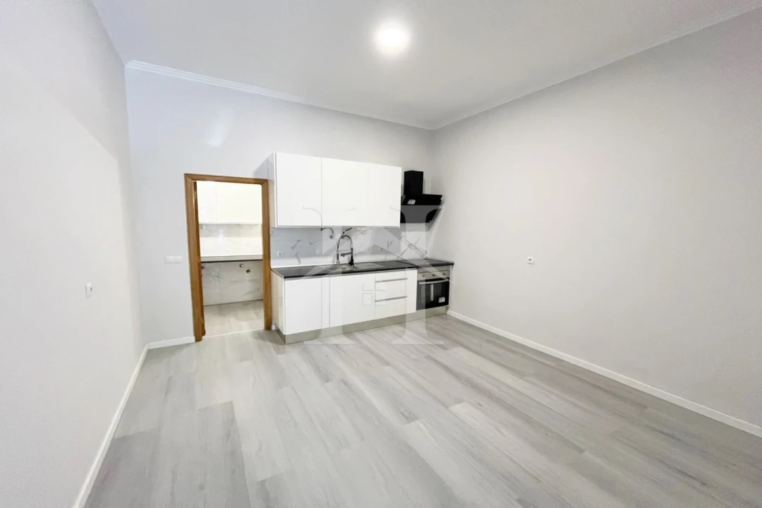 Apartamento T1 para Venda em Queluz e Belas Foto 1