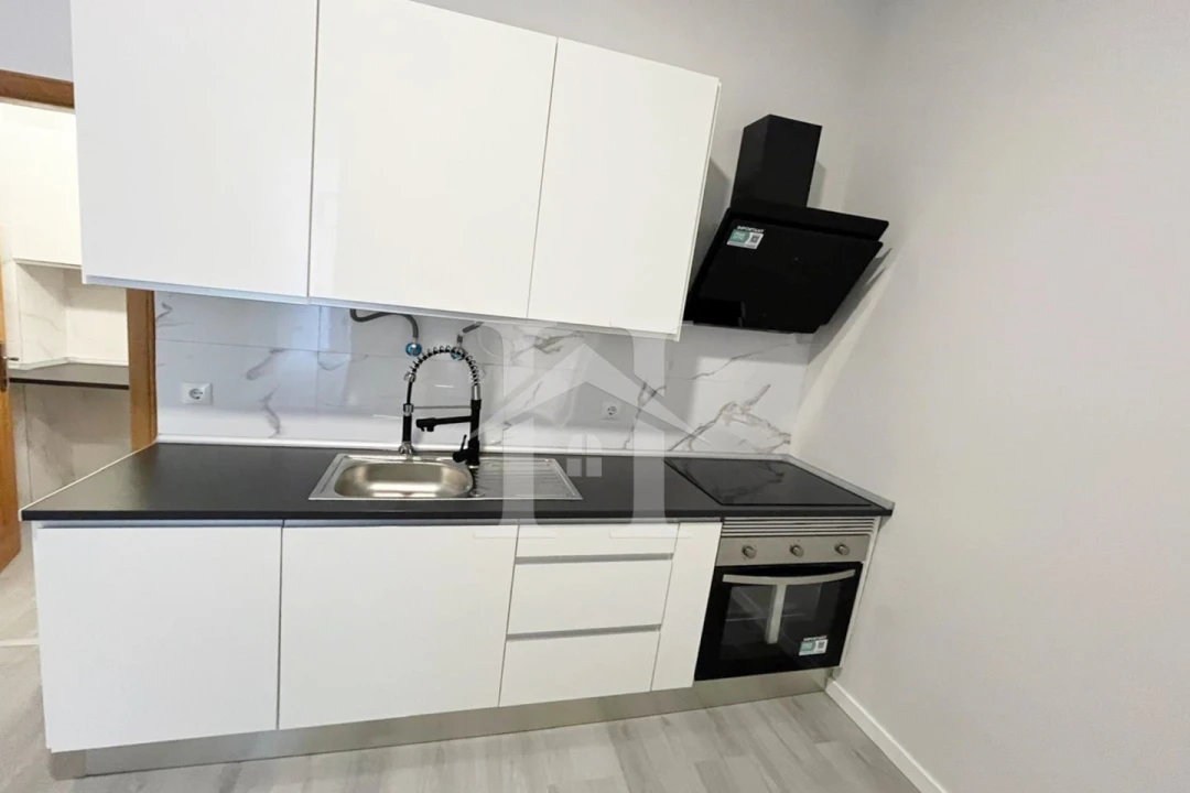 Apartamento T1 para Venda em Queluz e Belas Foto 2