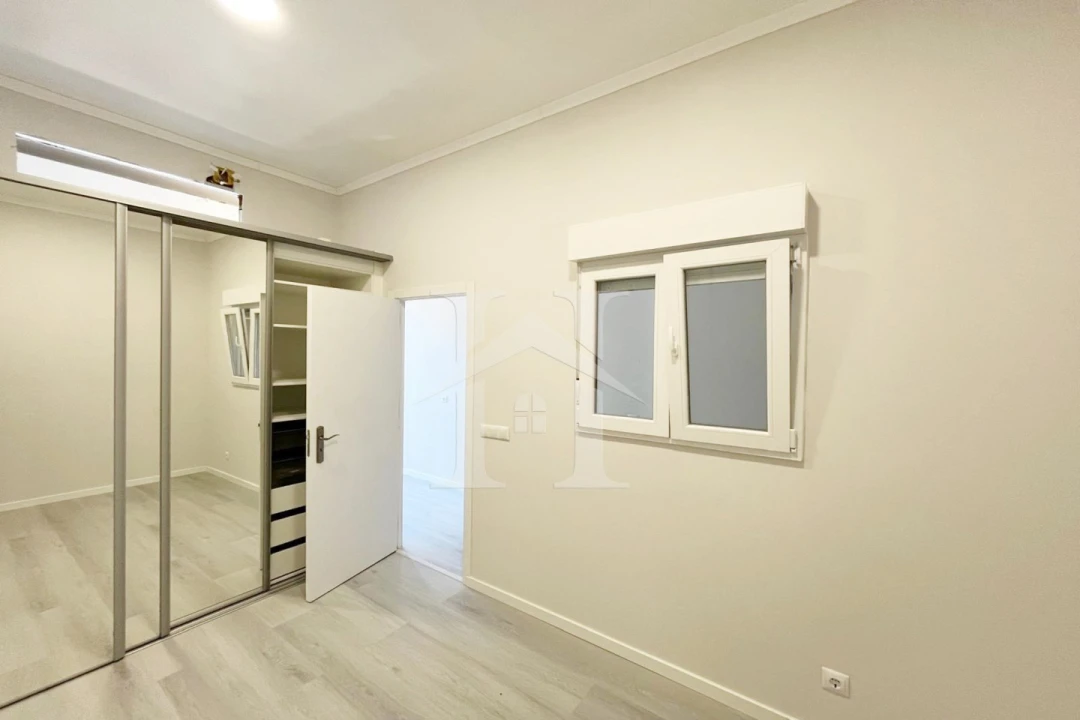 Apartamento T1 para Venda em Queluz e Belas Foto 5