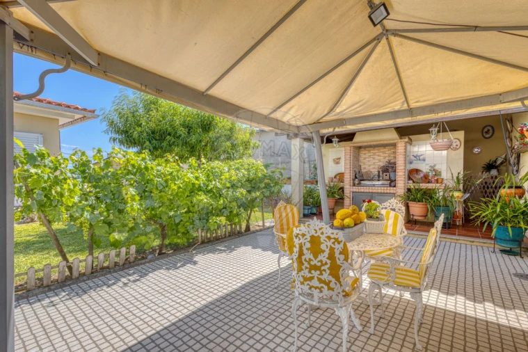 Moradia T4 para Venda em Recardães e Espinhel Foto 7