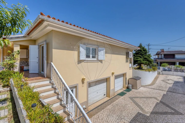 Moradia T4 para Venda em Recardães e Espinhel Foto 12