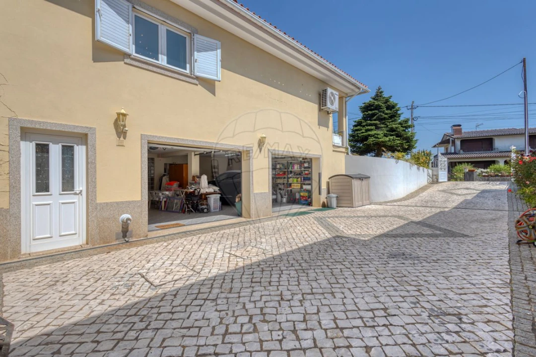 Moradia T4 para Venda em Recardães e Espinhel Foto 34