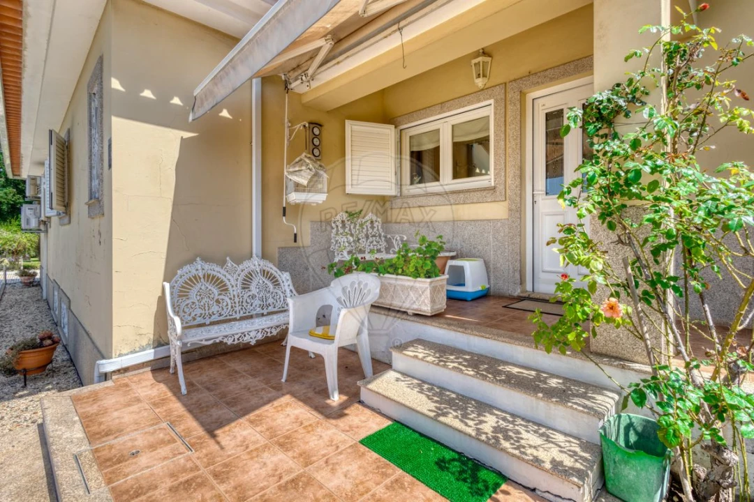 Moradia T4 para Venda em Recardães e Espinhel Foto 11