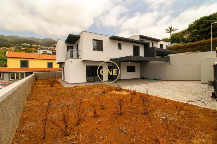 Moradia T3 para Venda em São Roque Foto 30