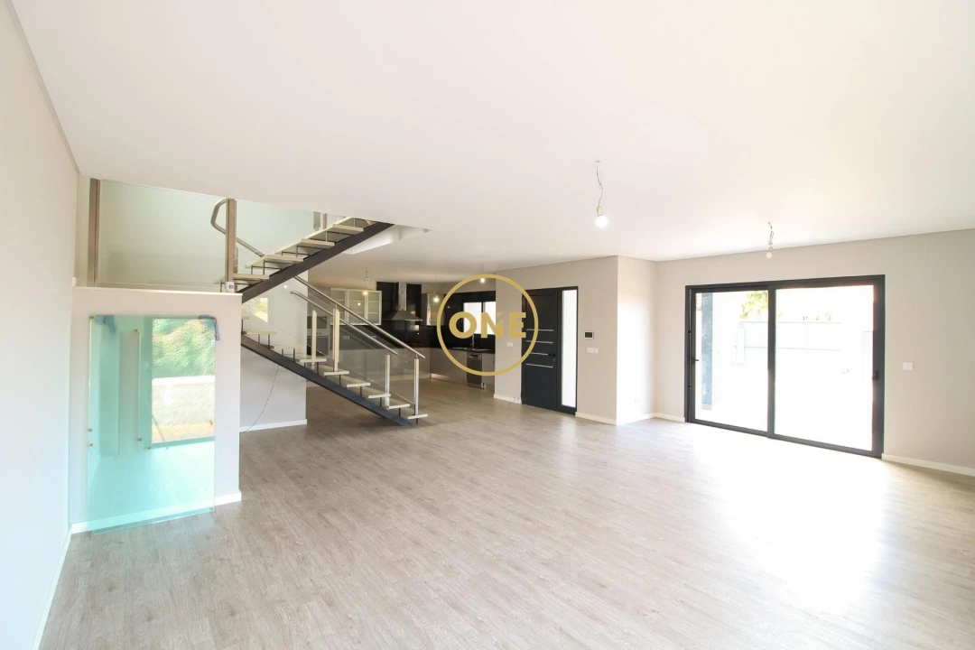 Moradia T3 para Venda em São Roque Foto 3