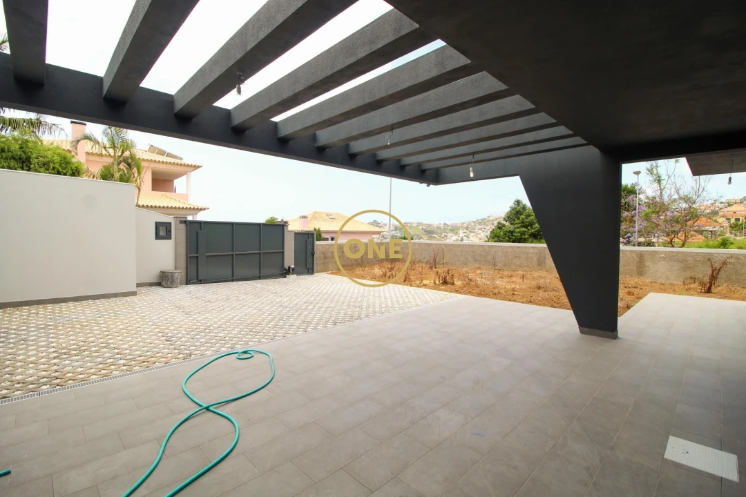 Moradia T3 para Venda em São Roque Foto 29