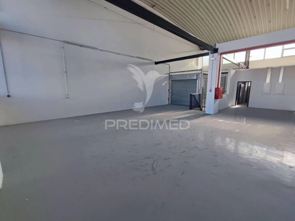 Armazém para Arrendamento em Sacavém e Prior Velho Foto 8