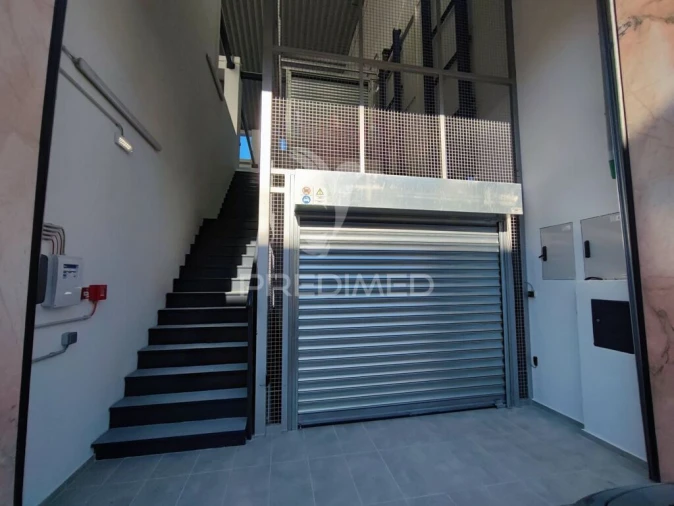 Armazém para Arrendamento em Sacavém e Prior Velho Foto 7