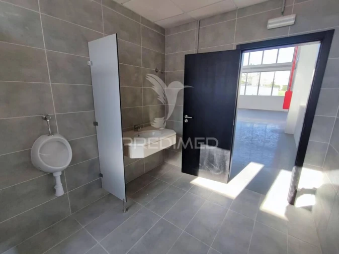 Armazém para Arrendamento em Sacavém e Prior Velho Foto 11