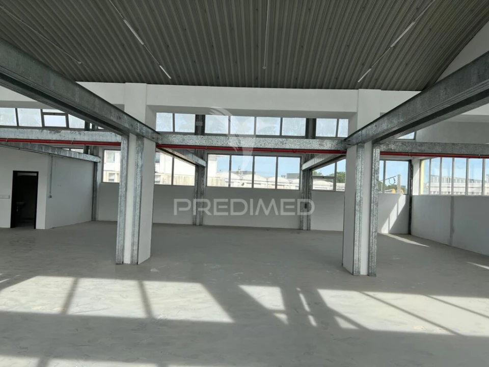 Armazém para Arrendamento em Sacavém e Prior Velho Foto 5