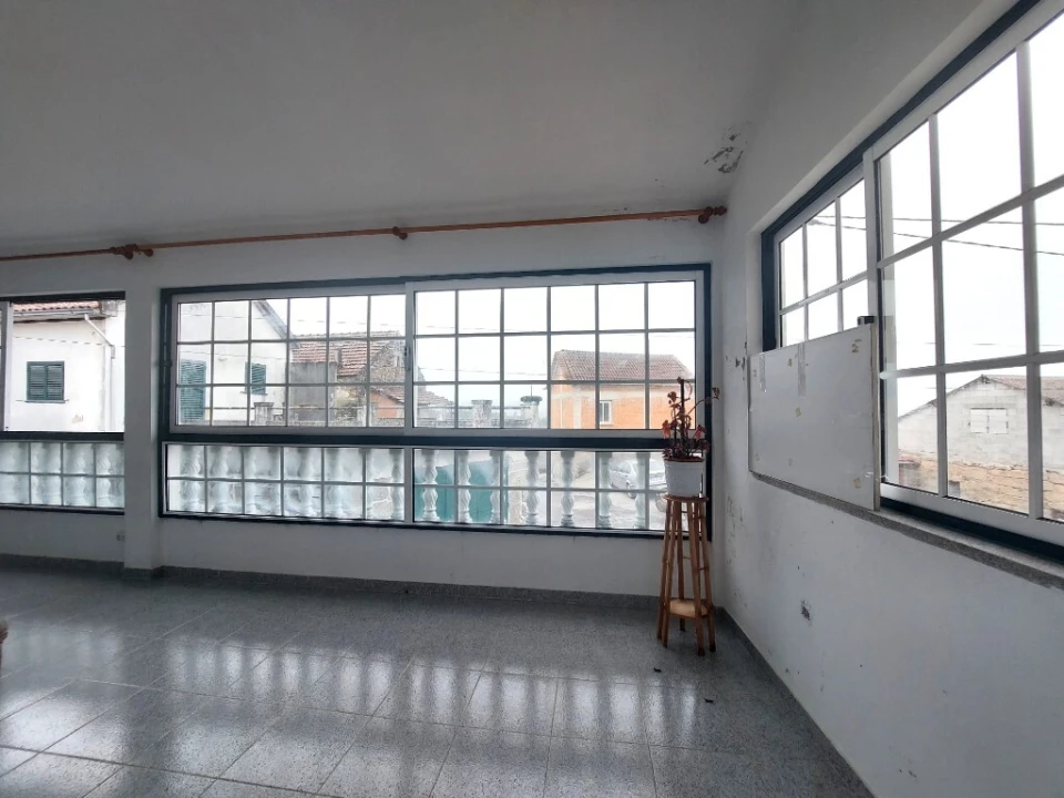 Moradia T3 para Venda em Ervedal e Vila Franca da Beira Foto 4