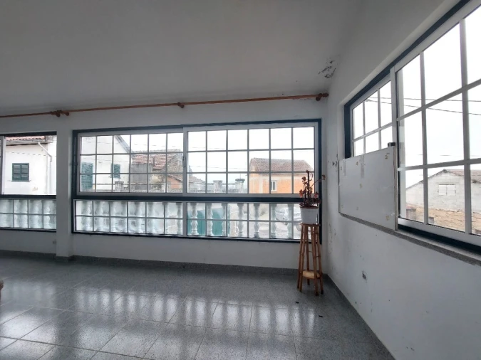 Moradia T3 para Venda em Ervedal e Vila Franca da Beira Foto 4