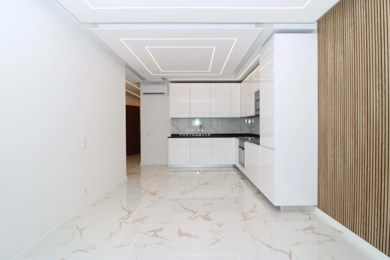 Apartamento T3 para Venda em Quarteira Foto 6