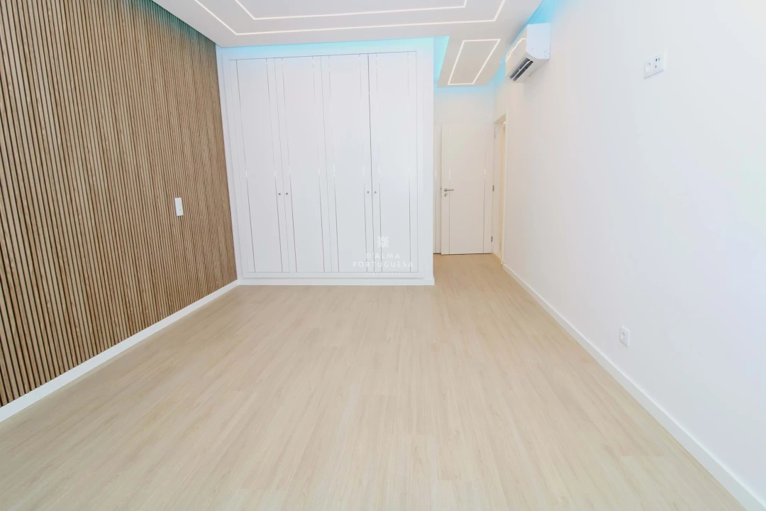 Apartamento T3 para Venda em Quarteira Foto 17