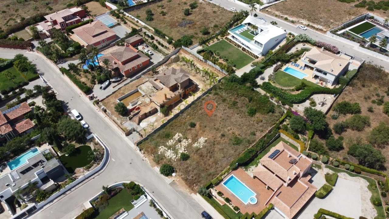Terreno para Venda em Lagos (São Sebastião e Santa Maria) Foto 1