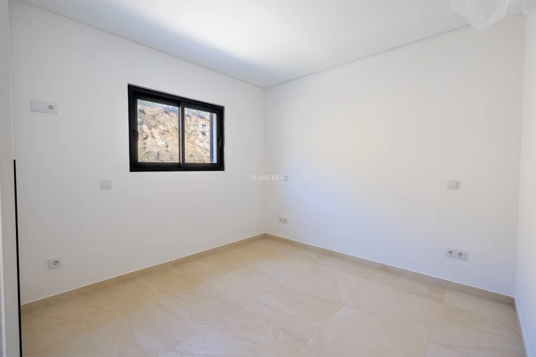 Apartamento T2 para Venda em Aljezur Foto 3