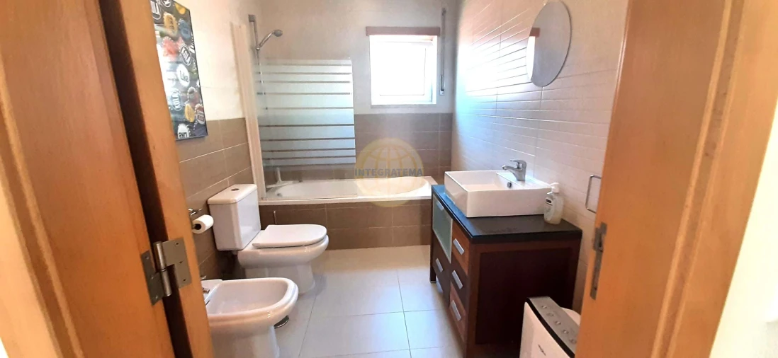 Moradia T3 para Venda em Salir de Matos Foto 10