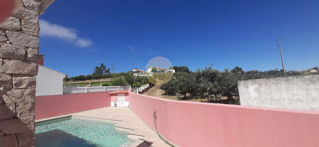 Moradia T3 para Venda em Salir de Matos Foto 16