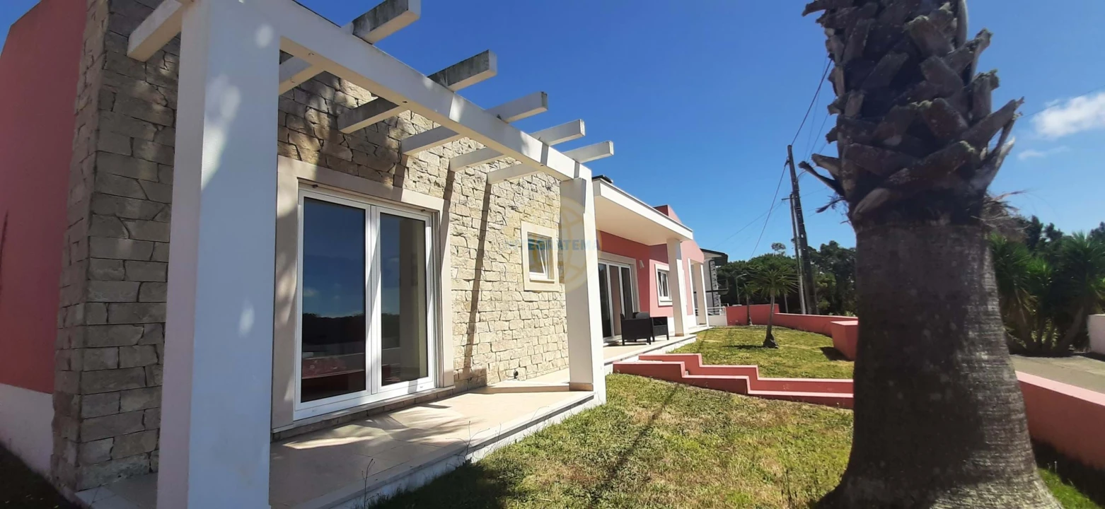 Moradia T3 para Venda em Salir de Matos Foto 2