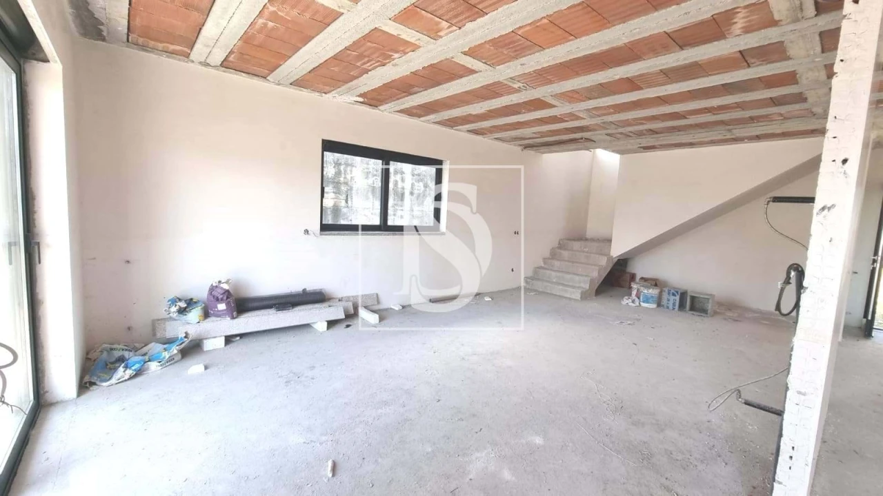 Moradia T3 para Venda em Fonte Arcada e Oliveira Foto 25