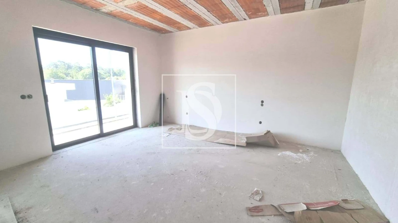 Moradia T3 para Venda em Fonte Arcada e Oliveira Foto 18