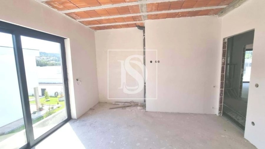 Moradia T3 para Venda em Fonte Arcada e Oliveira Foto 26