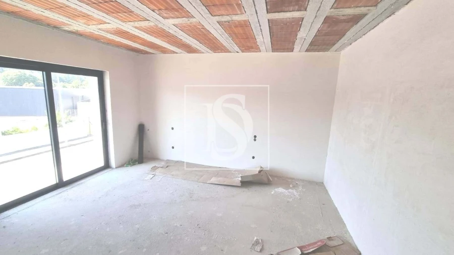 Moradia T3 para Venda em Fonte Arcada e Oliveira Foto 33