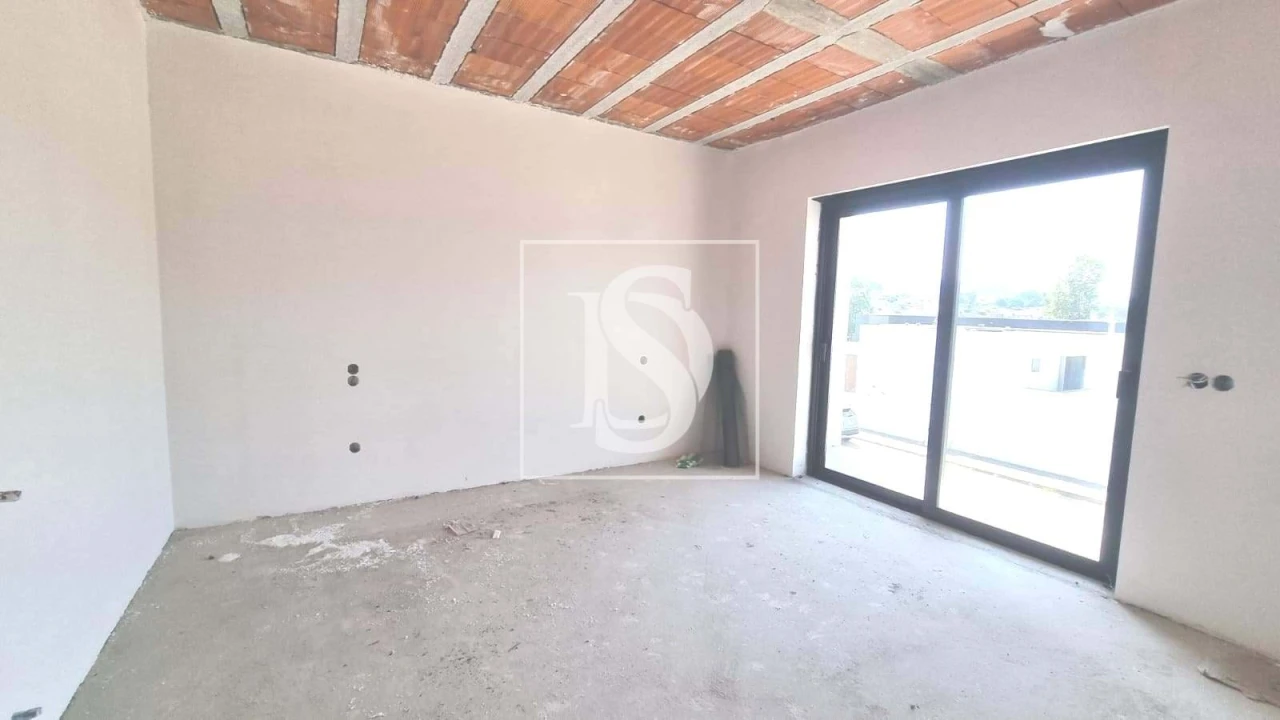 Moradia T3 para Venda em Fonte Arcada e Oliveira Foto 22