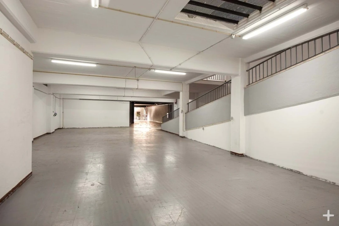 Armazém para Venda em São Domingos de Benfica Foto 3