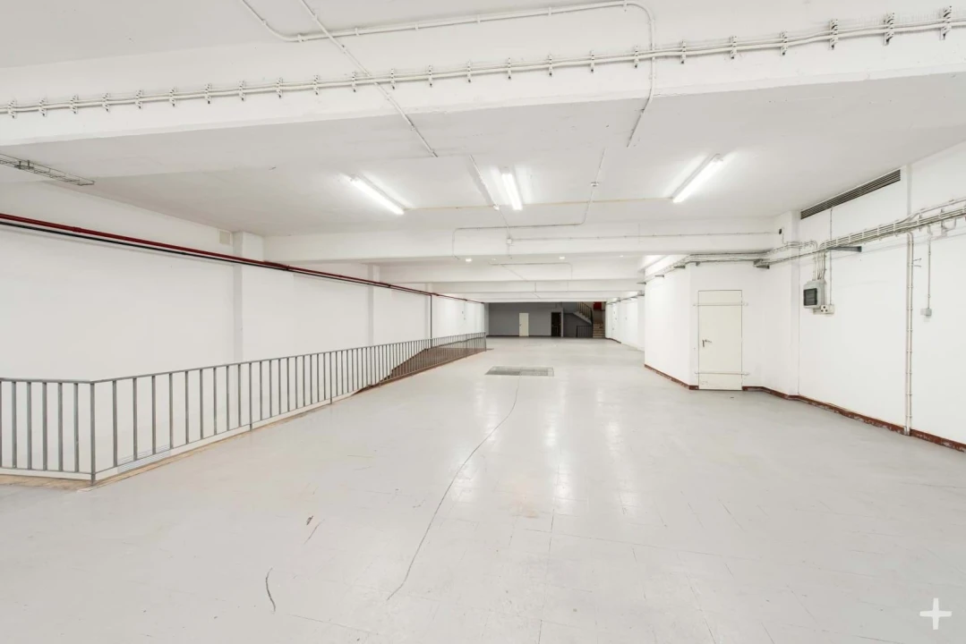 Armazém para Venda em São Domingos de Benfica Foto 17