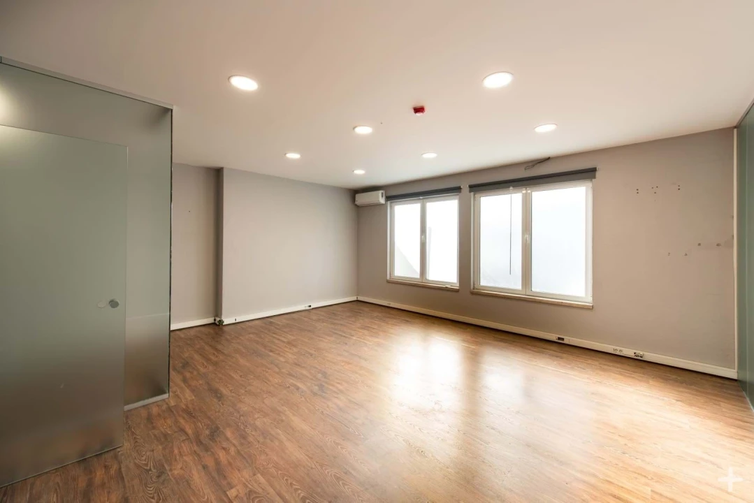 Armazém para Venda em São Domingos de Benfica Foto 22