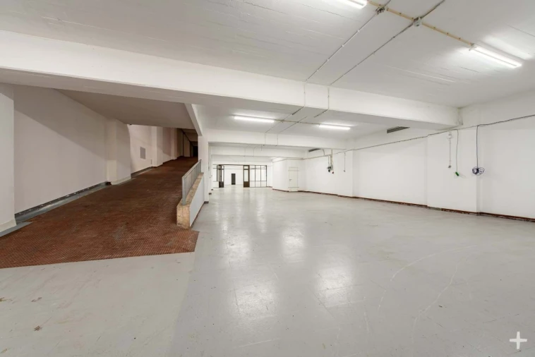 Armazém para Venda em São Domingos de Benfica Foto 4