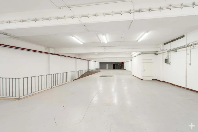 Armazém para Venda em São Domingos de Benfica Foto 17