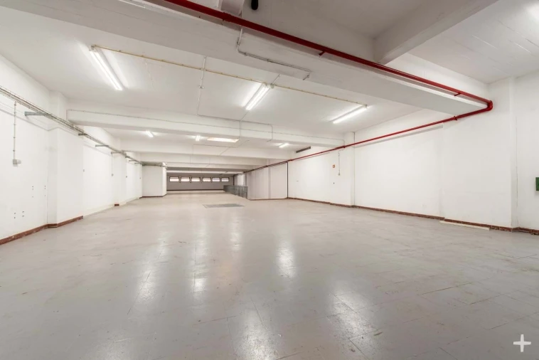 Armazém para Venda em São Domingos de Benfica Foto 14