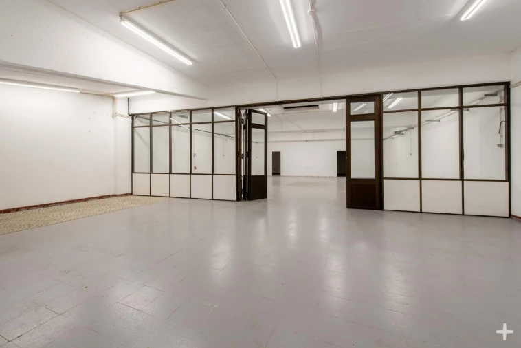 Armazém para Venda em São Domingos de Benfica Foto 11