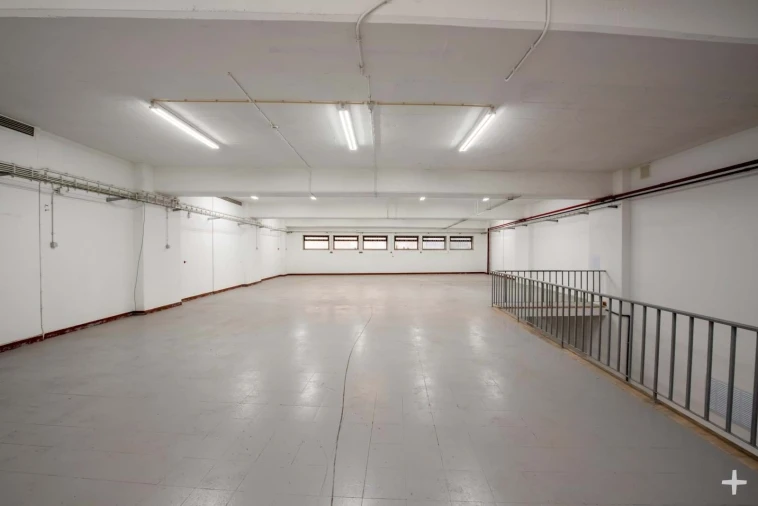 Armazém para Venda em São Domingos de Benfica Foto 15