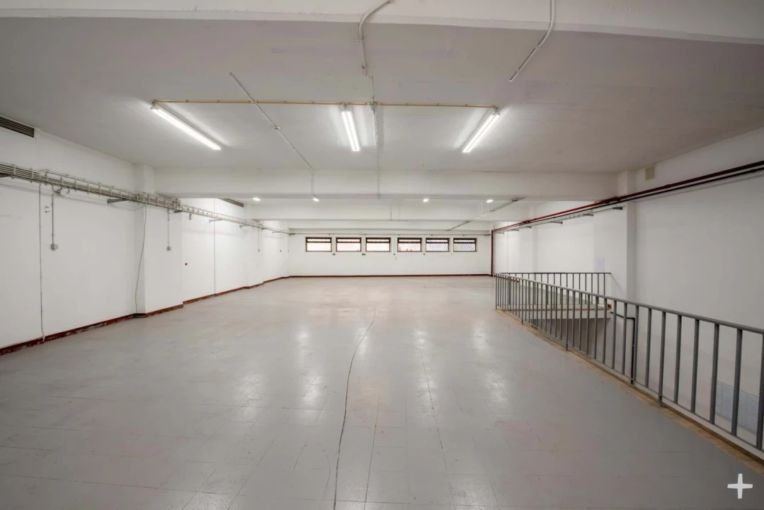 Armazém para Venda em São Domingos de Benfica Foto 15