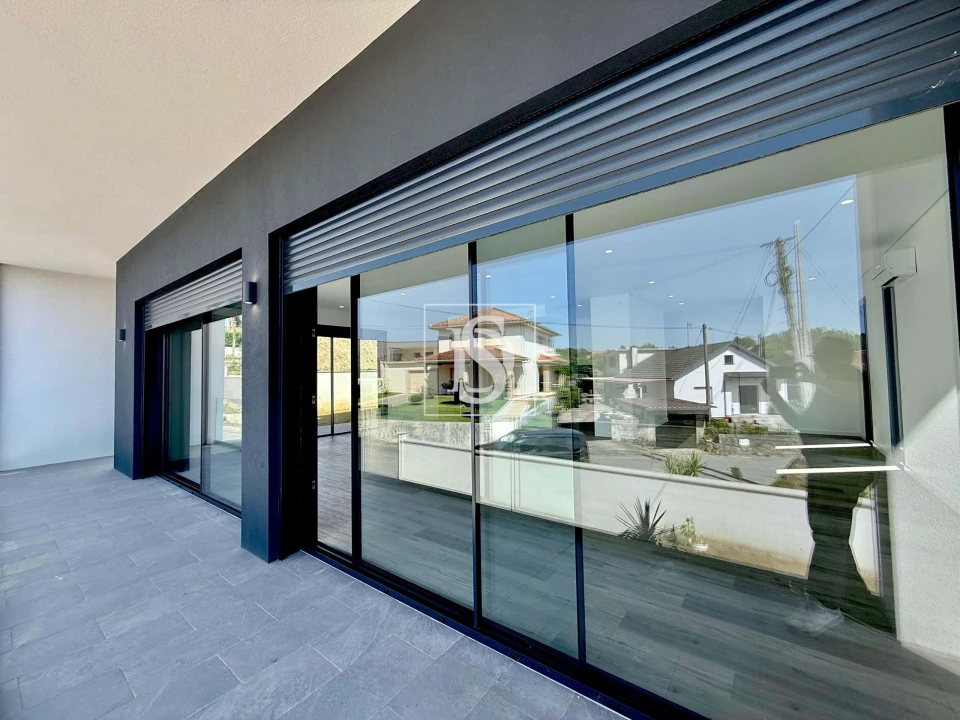 Moradia T3 para Venda em Loureira Foto 10