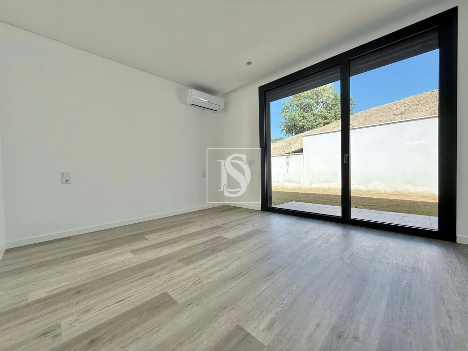 Moradia T3 para Venda em Loureira Foto 16