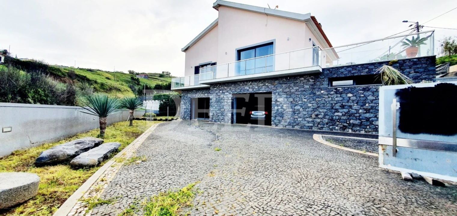 Moradia T3 para Venda em Ponta do Pargo Foto 19