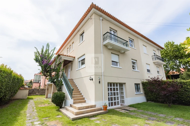 Moradia T5 para Arrendamento em Lordelo do Ouro e Massarelos Foto 2