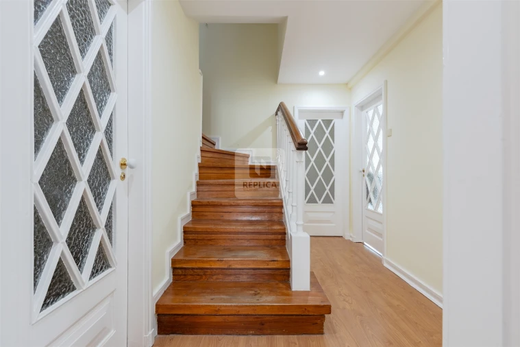 Moradia T5 para Arrendamento em Lordelo do Ouro e Massarelos Foto 11